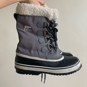 Sorel winter carnival boot. Worn once. Brand new !